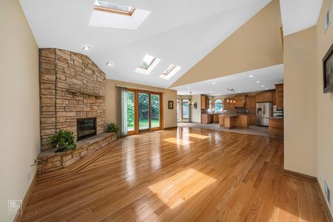 539 E Lincoln Ave, Des Plaines, IL 60018 photo 8