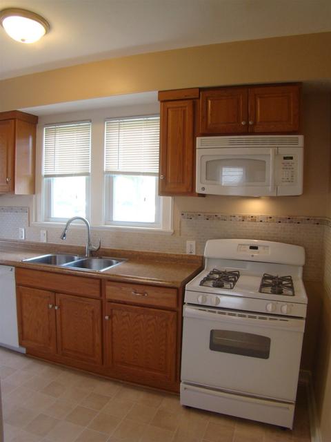 217 Seneca St, Elgin, IL 60120 photo 17