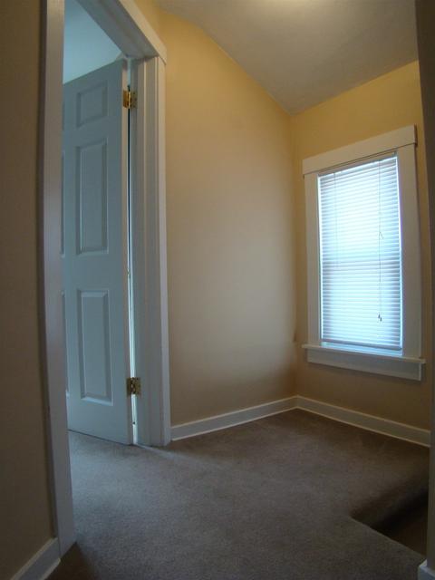 217 Seneca St, Elgin, IL 60120 photo 12