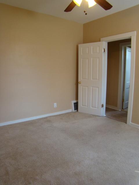 217 Seneca St, Elgin, IL 60120 photo 22