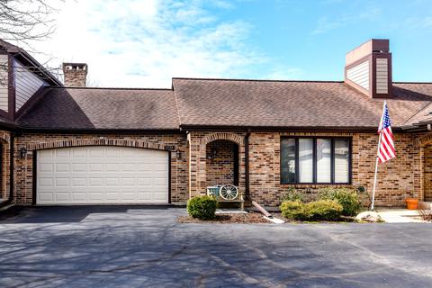 1928 Golf View Dr, Bartlett, IL 60103 photo 1