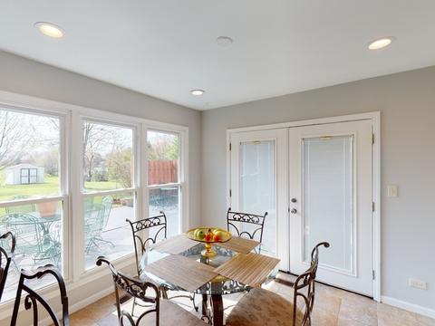 1365 Fox Chase Rd, Bartlett, IL 60103 photo 11