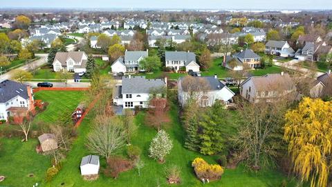 1365 Fox Chase Rd, Bartlett, IL 60103 photo 2