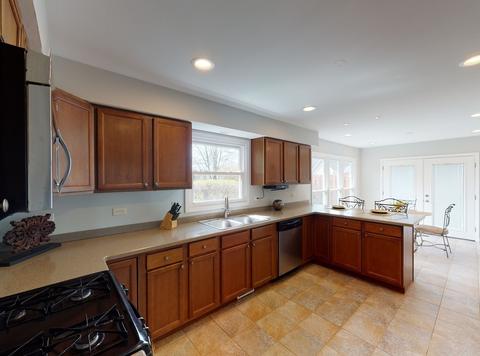 1365 Fox Chase Rd, Bartlett, IL 60103 photo 9