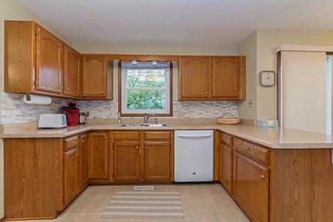 207 Carriage Hills Rd, Normal, IL 61761 photo 11