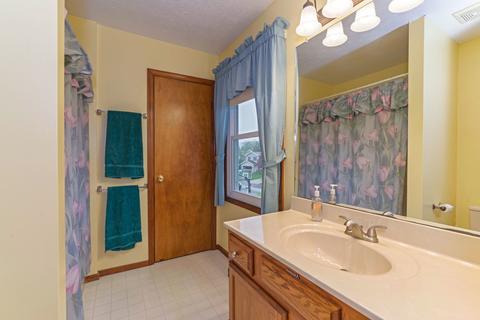 207 Carriage Hills Rd, Normal, IL 61761 photo 24
