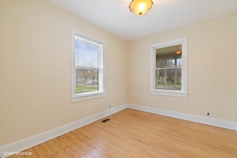 645 Algona Ave, Elgin, IL 60120 photo 9