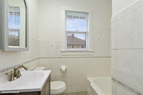 645 Algona Ave, Elgin, IL 60120 photo 10