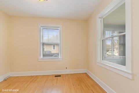 645 Algona Ave, Elgin, IL 60120 photo 8