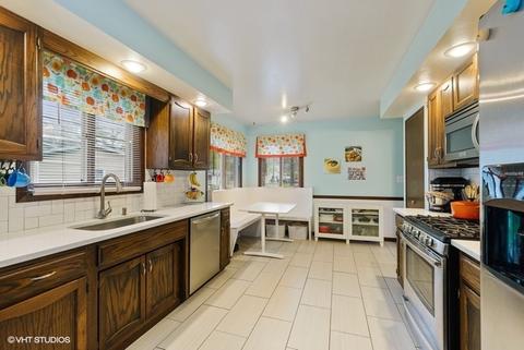 50 Devonshire Cir, Elgin, IL 60123 photo 7