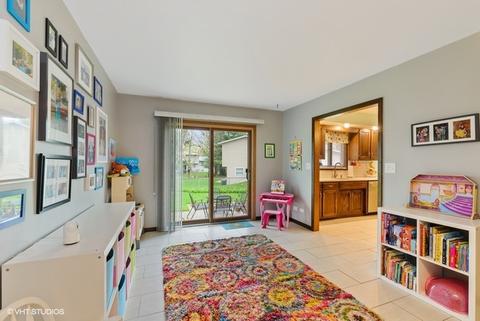 50 Devonshire Cir, Elgin, IL 60123 photo 9