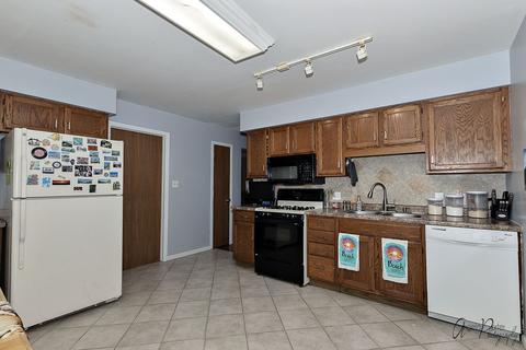 1907 Meadow Ln, Mchenry, IL 60050 photo 13