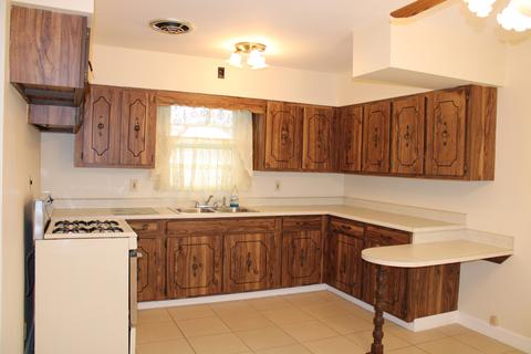 522 E 2nd St, Lockport, IL 60441 photo 5