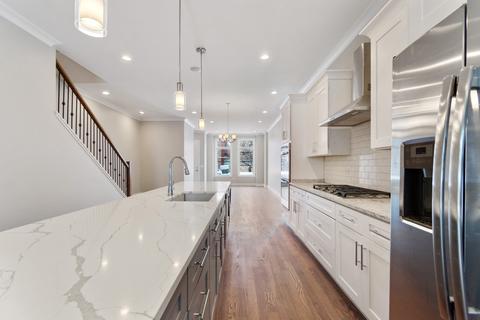 4555 S Champlain Ave, Chicago, IL 60653 photo 7