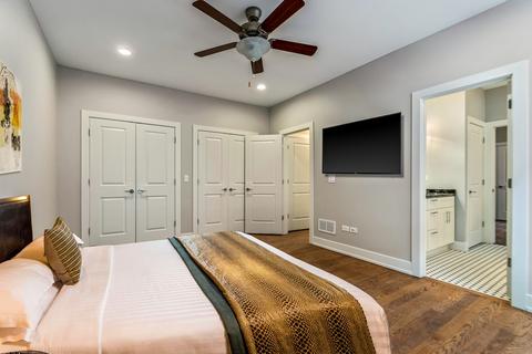 4555 S Champlain Ave, Chicago, IL 60653 photo 5