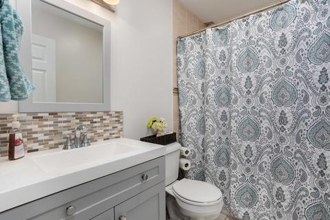 1229 Mallard Dr, Elgin, IL 60123 photo 8