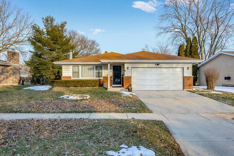 1229 Mallard Dr, Elgin, IL 60123 photo 1