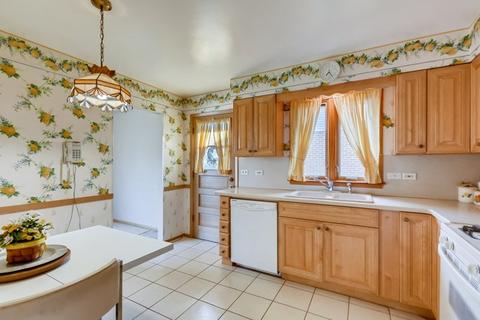 153 Ambleside Rd, Des Plaines, IL 60016 photo 13