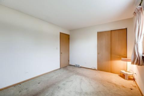 153 Ambleside Rd, Des Plaines, IL 60016 photo 17