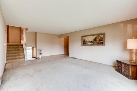 153 Ambleside Rd, Des Plaines, IL 60016 photo 6
