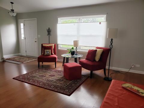310 Aster Ct, Aurora, IL 60504 photo 2