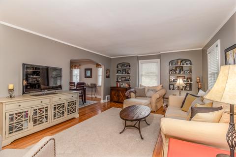 544 S 4th Ave, Des Plaines, IL 60016 photo 5
