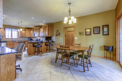 10009 E Pleasant View Rd, Davis, IL 61019 photo 7