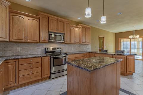 10009 E Pleasant View Rd, Davis, IL 61019 photo 2