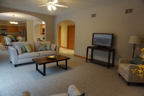 910 Carlow Dr, Des Plaines, IL 60016 photo 11