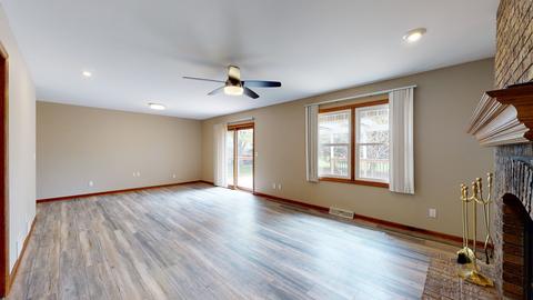 612 Maple Ave, Maple Park, IL 60151 photo 4