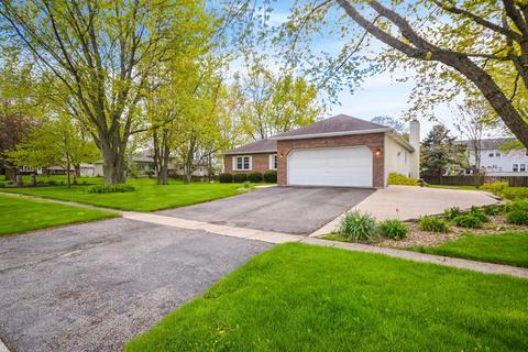 612 Maple Ave, Maple Park, IL 60151 photo 2