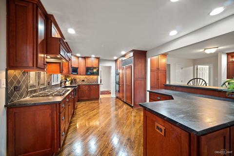 26 W107 Tomahawk Dr, Wheaton, IL 60189 photo 7