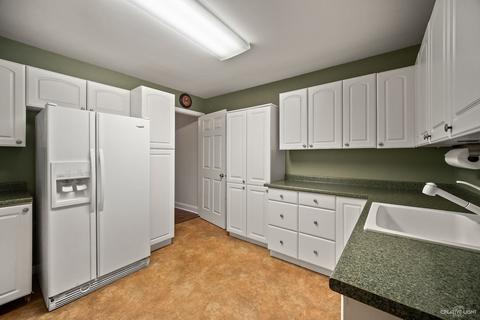 26 W107 Tomahawk Dr, Wheaton, IL 60189 photo 15