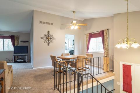 114 Pine Cir, Cary, IL 60013 photo 2