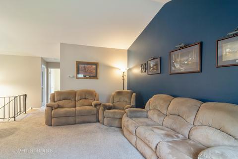 114 Pine Cir, Cary, IL 60013 photo 3