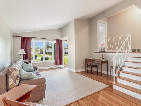 919 E Crockett Ave, Addison, IL 60101 photo 3