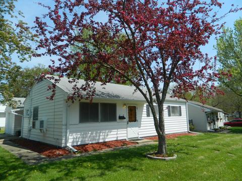 2 Norwood Dr, Normal, IL 61761 photo 1