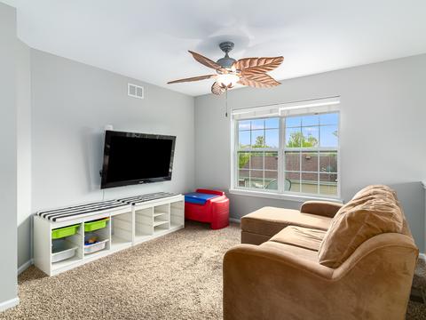 5930 Chatham Dr, Hoffman Estates, IL 60192 photo 13