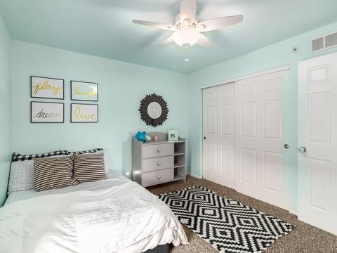 5930 Chatham Dr, Hoffman Estates, IL 60192 photo 20