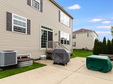5930 Chatham Dr, Hoffman Estates, IL 60192 photo 31