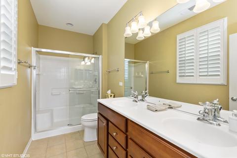 2777 Beacon Point Cir, Elgin, IL 60124 photo 7