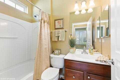 2777 Beacon Point Cir, Elgin, IL 60124 photo 9