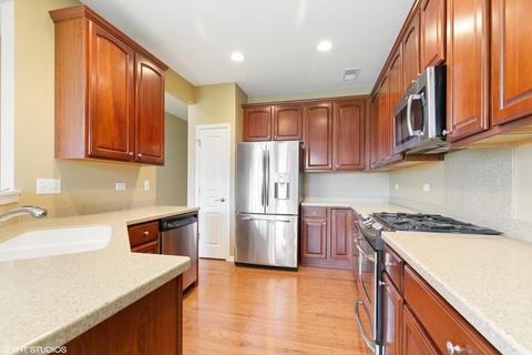 2777 Beacon Point Cir, Elgin, IL 60124 photo 5