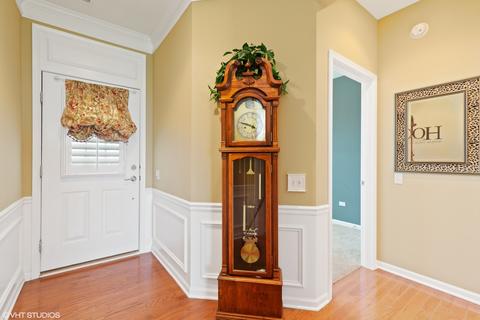 2777 Beacon Point Cir, Elgin, IL 60124 photo 10