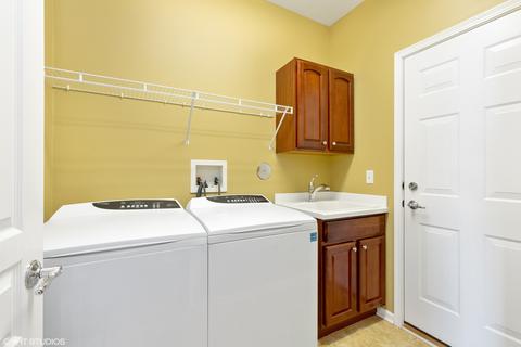 2777 Beacon Point Cir, Elgin, IL 60124 photo 11