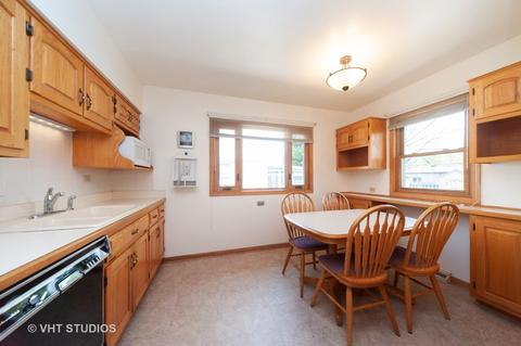 415 Radcliffe Ave, Des Plaines, IL 60016 photo 4