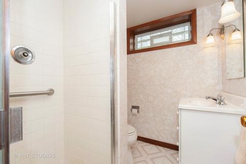 415 Radcliffe Ave, Des Plaines, IL 60016 photo 8