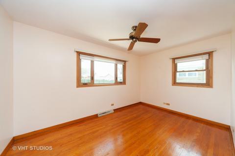 415 Radcliffe Ave, Des Plaines, IL 60016 photo 5