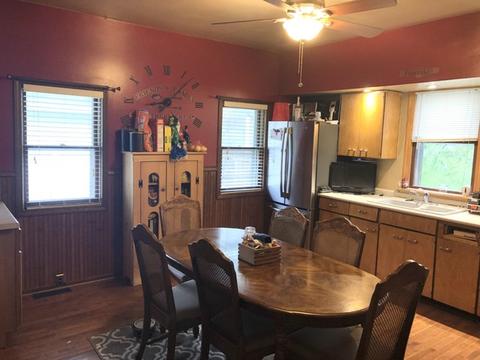 1226 Putnam St, Peru, IL 61354 photo 5