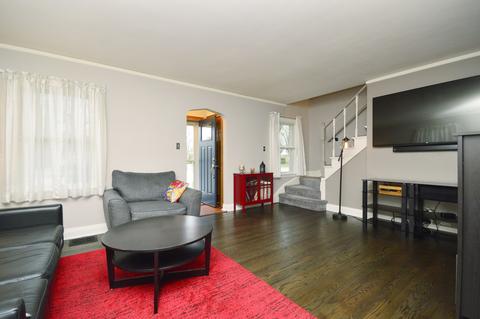386 S Wolf Rd, Des Plaines, IL 60016 photo 5